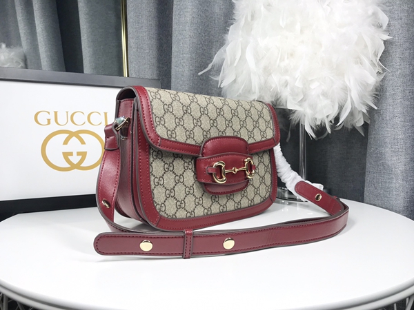 激安グッチバッグコピー背面デザイン